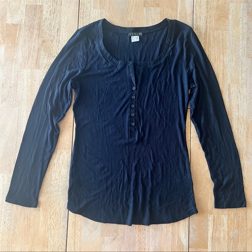 VENUS Black Long Sleeve Shirt ~ Size